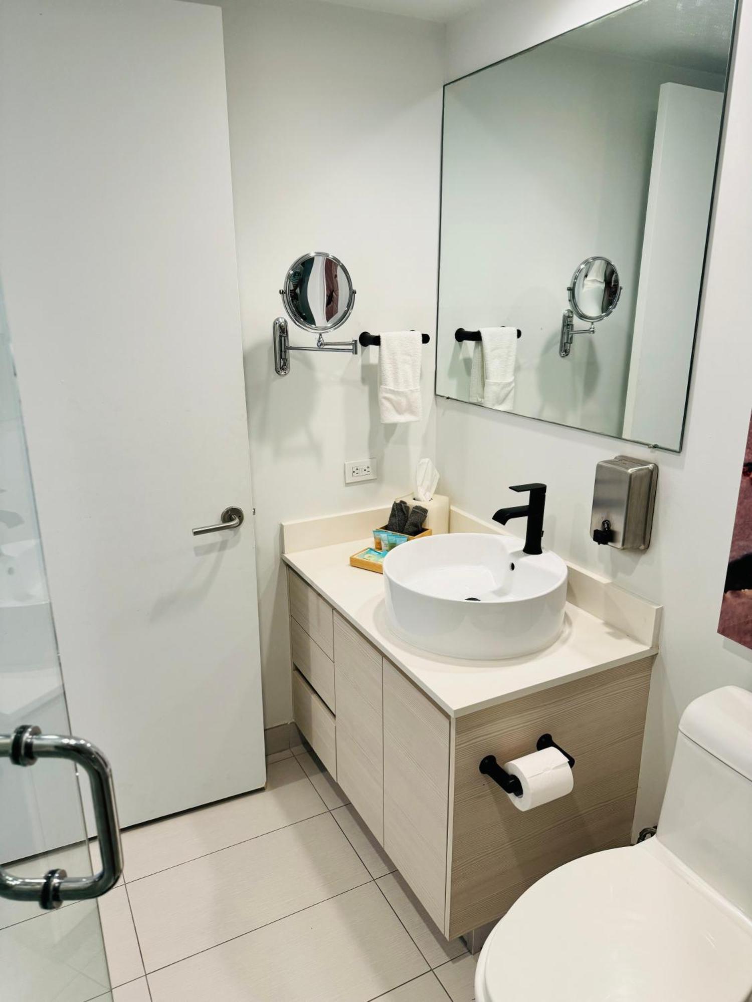Beachwalk Resort & Condos Hallandale Beach Buitenkant foto
