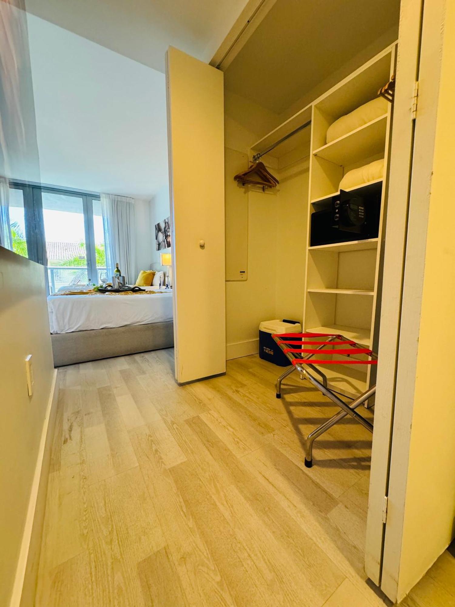 Beachwalk Resort & Condos Hallandale Beach Buitenkant foto