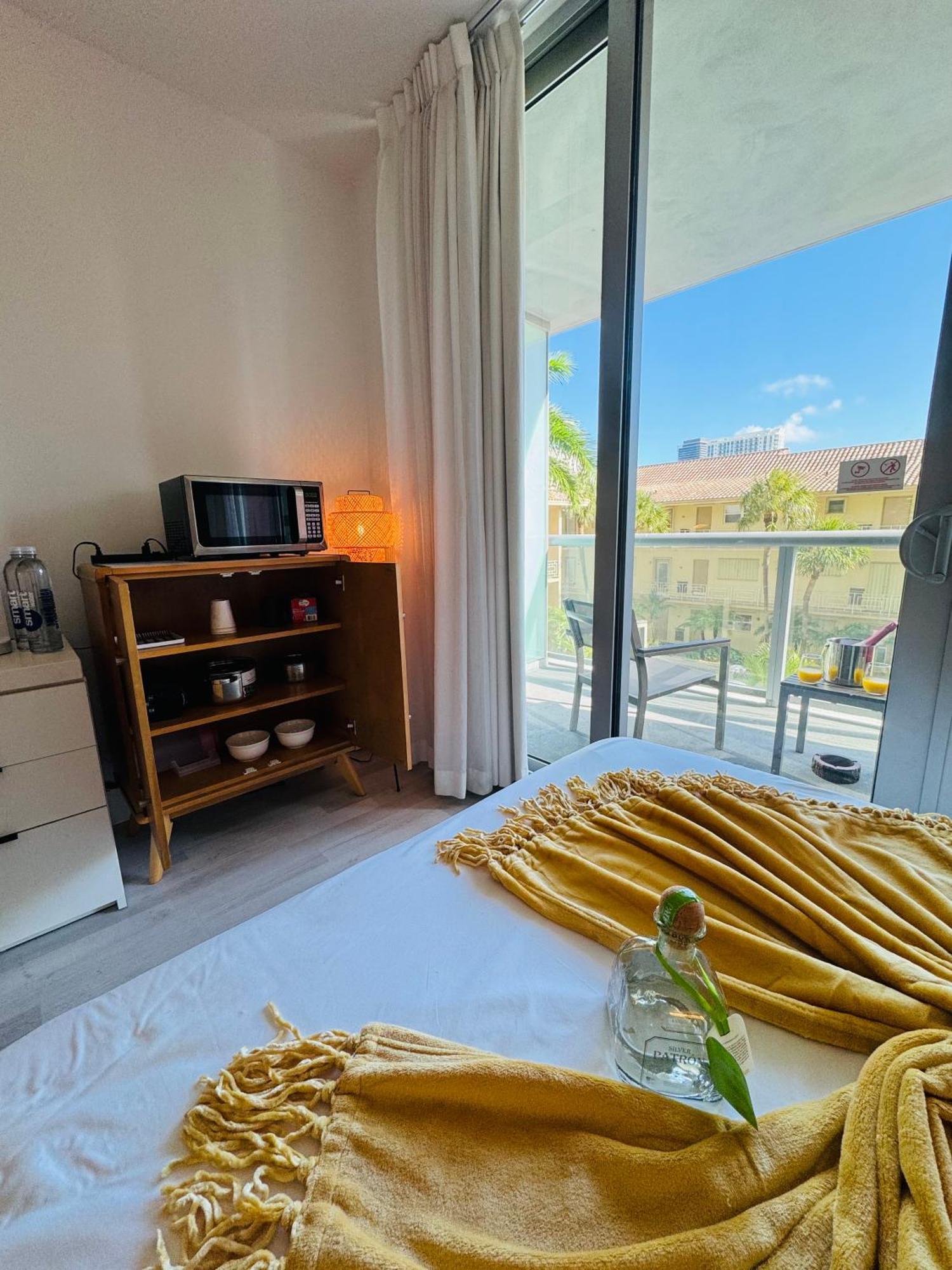 Beachwalk Resort & Condos Hallandale Beach Buitenkant foto