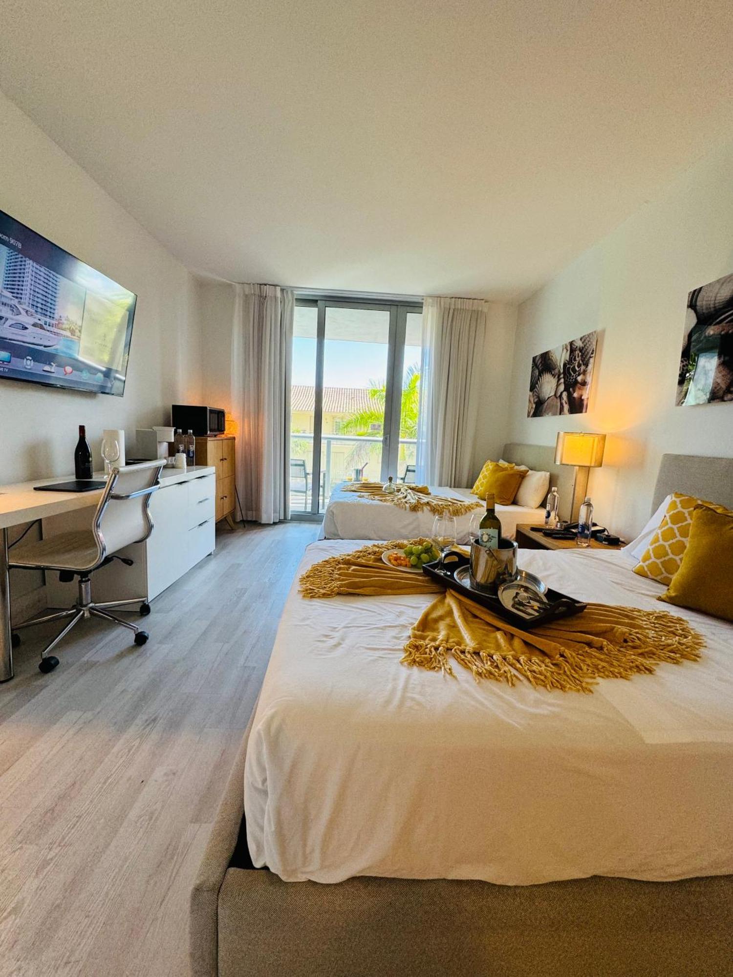 Beachwalk Resort & Condos Hallandale Beach Buitenkant foto