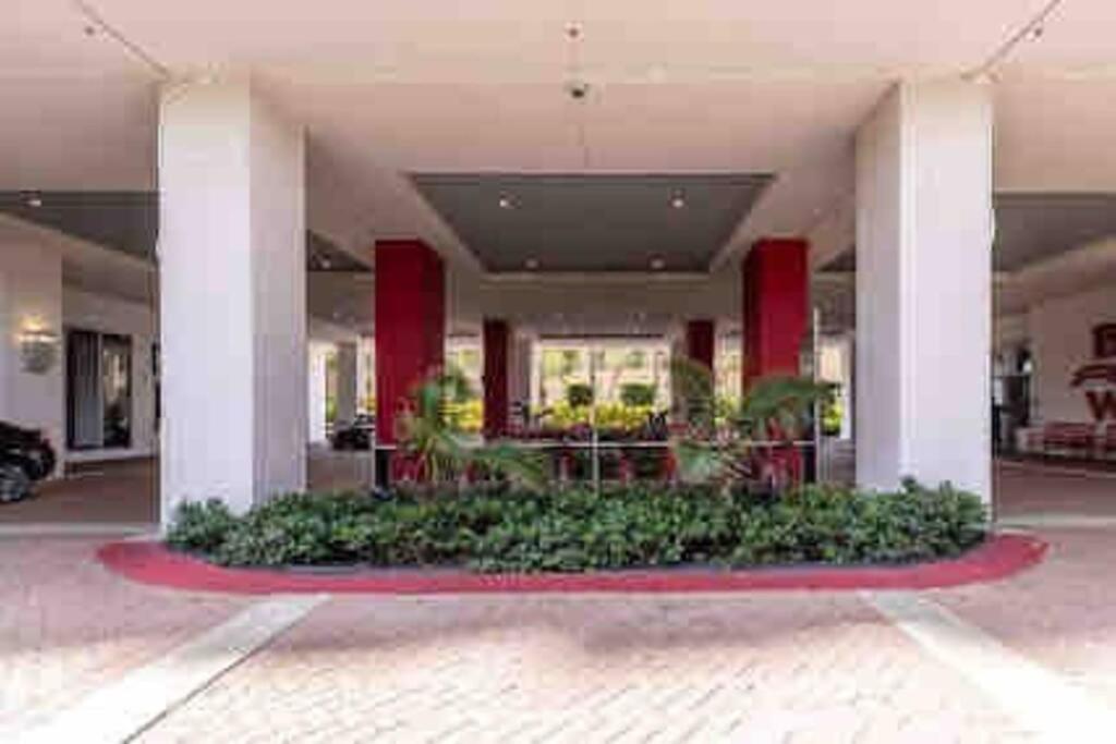 Beachwalk Resort & Condos Hallandale Beach Buitenkant foto