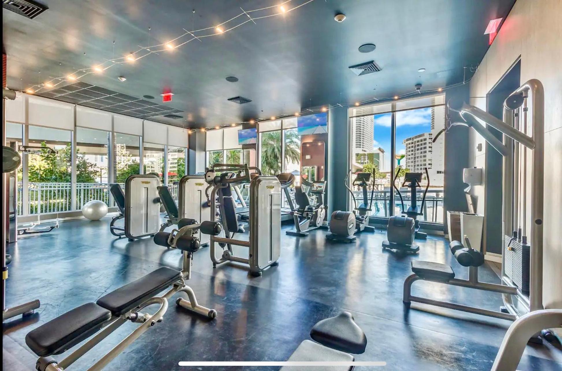 Beachwalk Resort & Condos Hallandale Beach Buitenkant foto