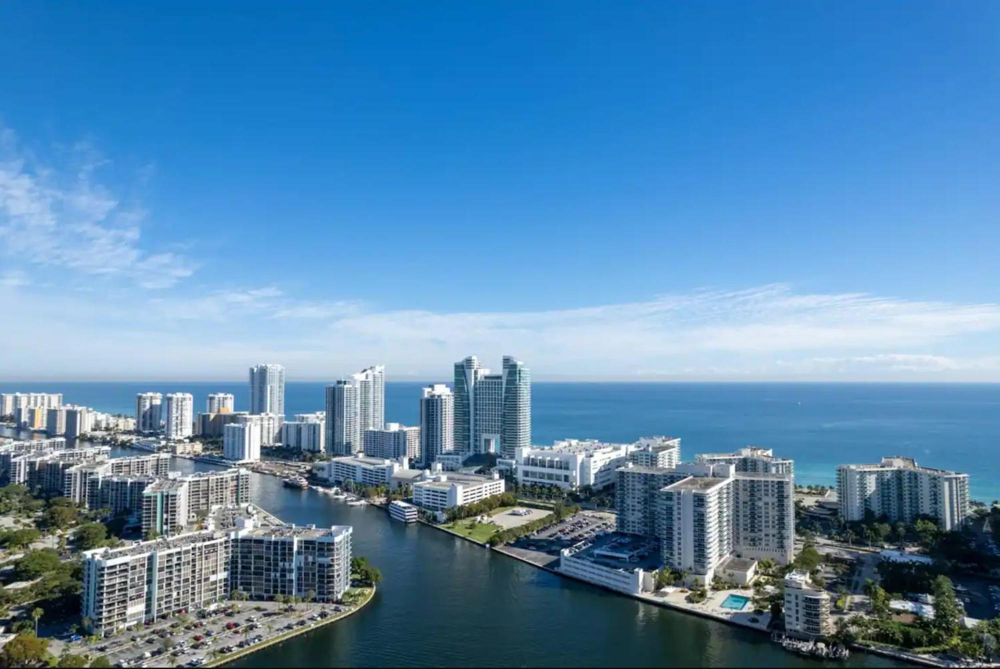 Beachwalk Resort & Condos Hallandale Beach Buitenkant foto